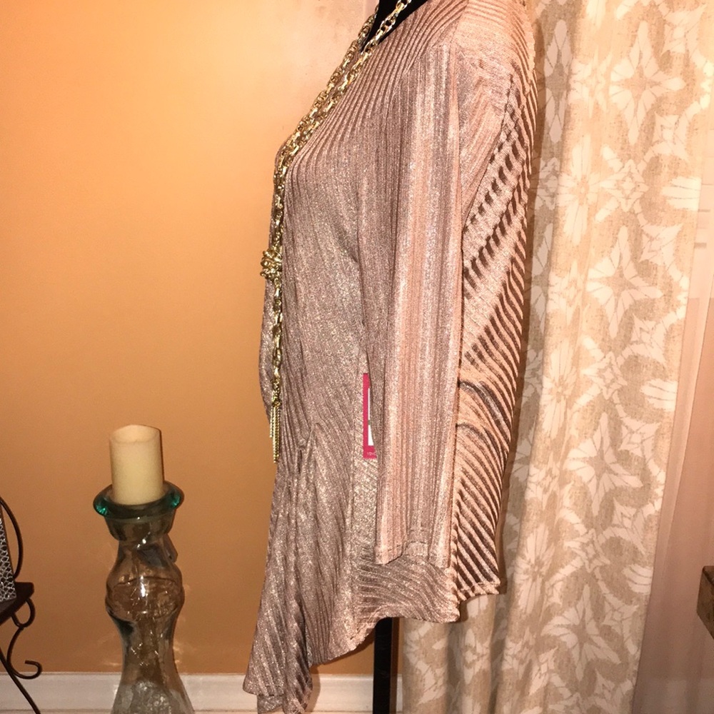 NEW Vince Camuto blouse New. Size L - Picture 2 of 8